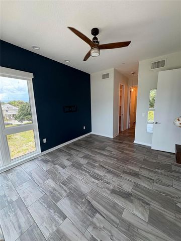 343 8TH STREET N, St Petersburg, FL 33701