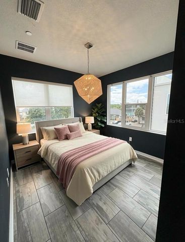 343 8TH STREET N, St Petersburg, FL 33701