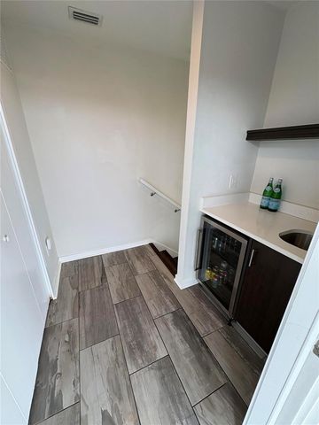 343 8TH STREET N, St Petersburg, FL 33701