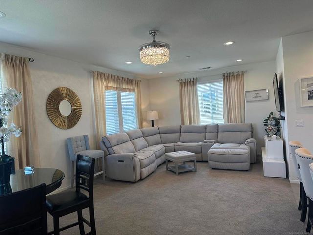 1390 SANTA VICTORIA Rd 6, Chula Vista, CA 91913