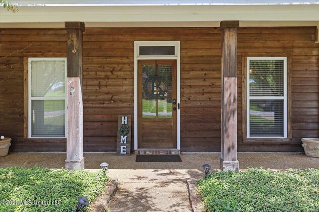261 Cherry Bark Drive, Brandon, MS 39047