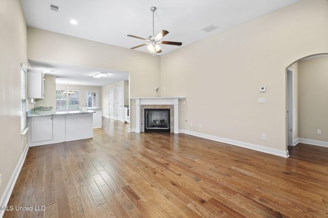 5921 Foxdale Loop, Southaven, MS 38672