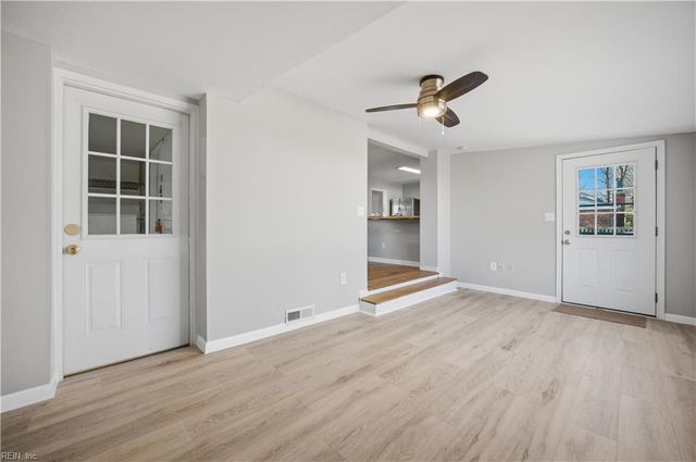 195 Beechmont DR, Newport News, VA 23608