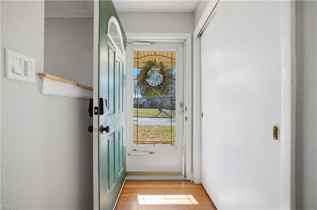 195 Beechmont DR, Newport News, VA 23608