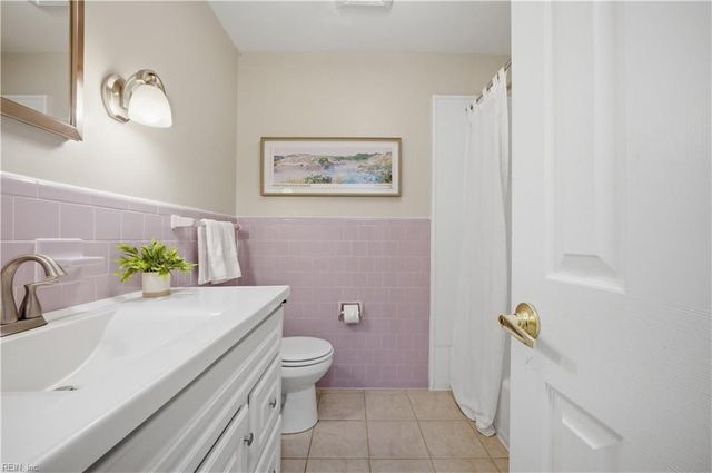 195 Beechmont DR, Newport News, VA 23608