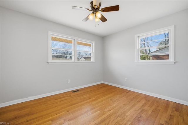 195 Beechmont DR, Newport News, VA 23608