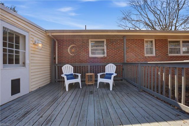 195 Beechmont DR, Newport News, VA 23608