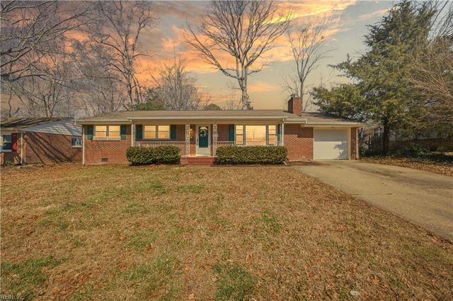 195 Beechmont DR, Newport News, VA 23608