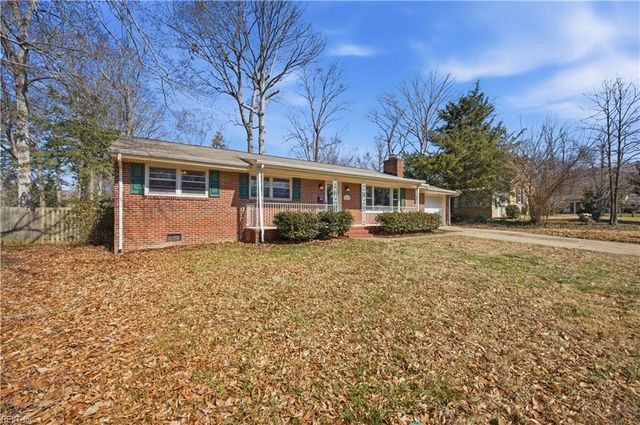 195 Beechmont DR, Newport News, VA 23608