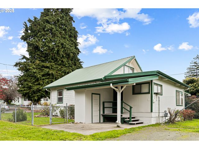 331 Ne LAUREL Ave, Myrtle Creek, OR 97457