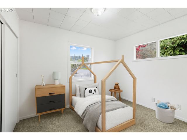 331 Ne LAUREL Ave, Myrtle Creek, OR 97457