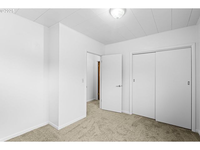 331 Ne LAUREL Ave, Myrtle Creek, OR 97457