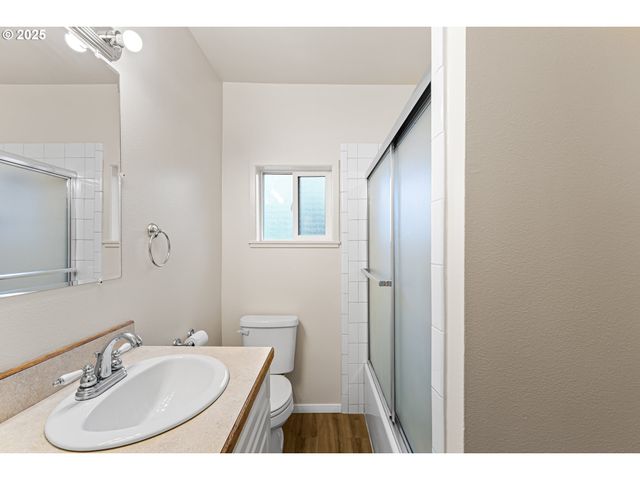 331 Ne LAUREL Ave, Myrtle Creek, OR 97457