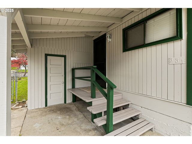 331 Ne LAUREL Ave, Myrtle Creek, OR 97457