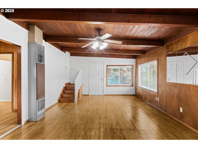 331 Ne LAUREL Ave, Myrtle Creek, OR 97457