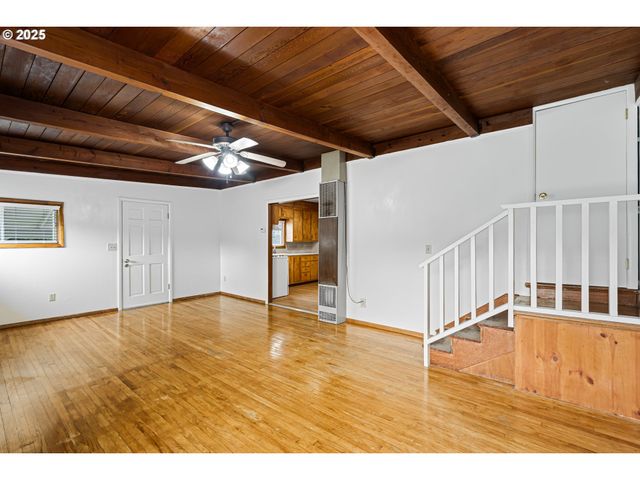 331 Ne LAUREL Ave, Myrtle Creek, OR 97457