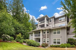 4535 Providence Point Place SE #202, Issaquah, WA 98029
