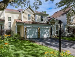 37 Carey Lane, Streamwood, IL 60107