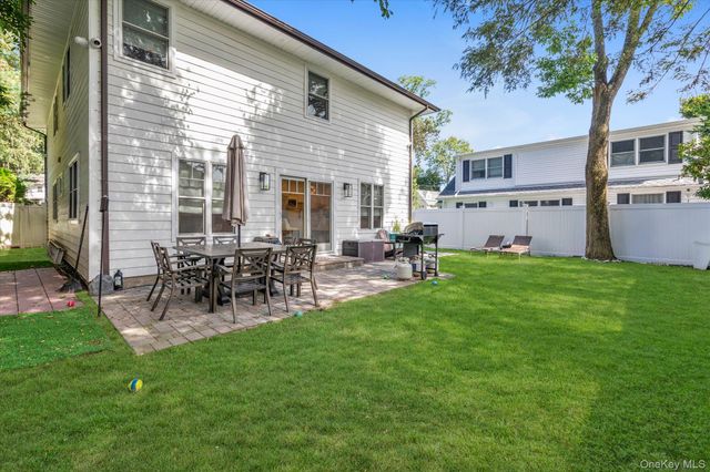 9 The Promenade, Glen Head, NY 11545