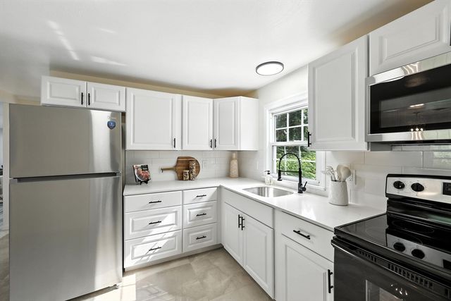73 Timber Lane, Springfield, MA 01119