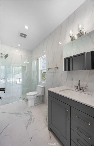 828 E Olive Avenue, Burbank, CA 91501