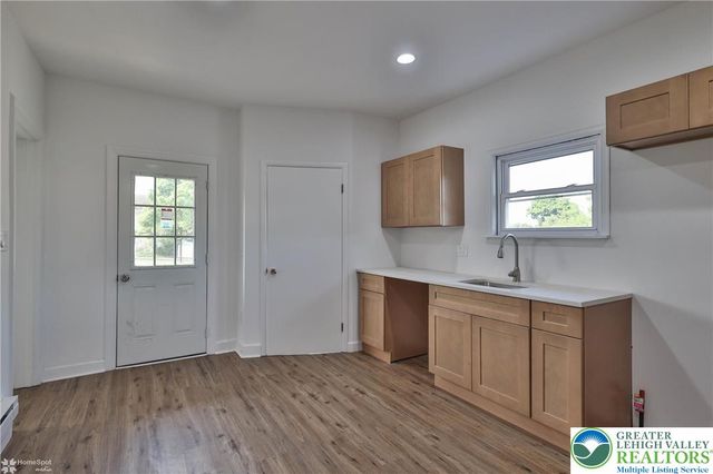 1660 Main Street, Hellertown Boro, PA 18055