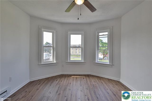 1660 Main Street, Hellertown Boro, PA 18055