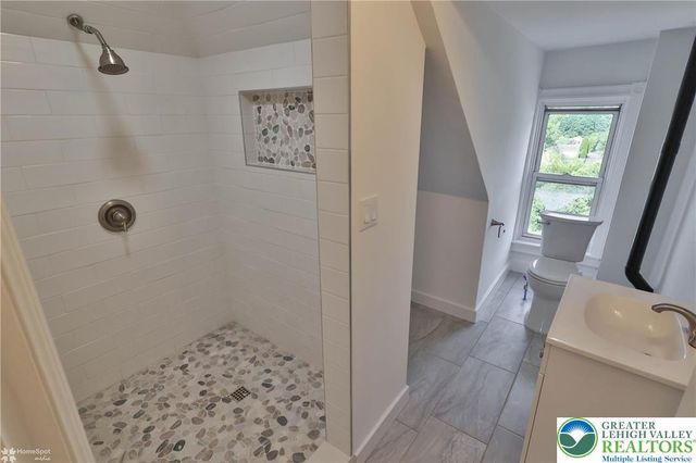 1660 Main Street, Hellertown Boro, PA 18055