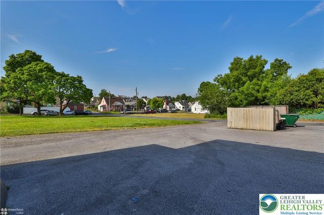 1660 Main Street, Hellertown Boro, PA 18055