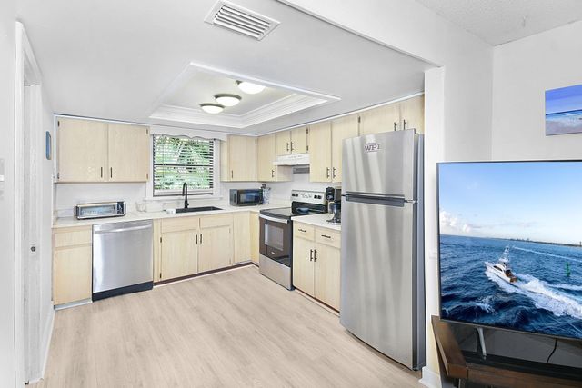 5654 SE Orange Blossom Trail, Hobe Sound, FL 33455