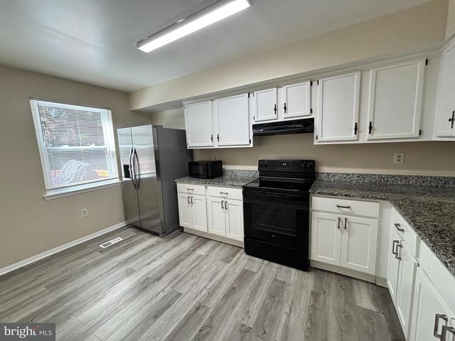 24 LAURENCE BROOKE RD, Catonsville, MD 21228