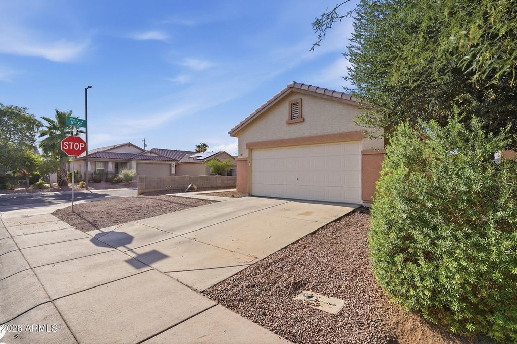 98 5TH Avenue W, Buckeye, AZ 85326 — photo 2