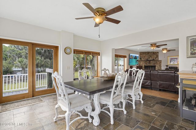 703 FRONT Street, Welaka, FL 32189