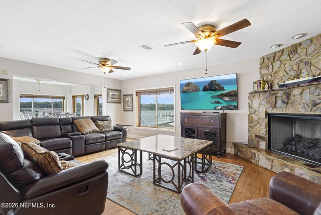 703 FRONT Street, Welaka, FL 32189