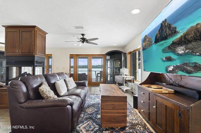 703 FRONT Street, Welaka, FL 32189