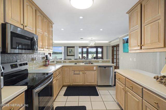 703 FRONT Street, Welaka, FL 32189