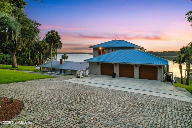 703 FRONT Street, Welaka, FL 32189
