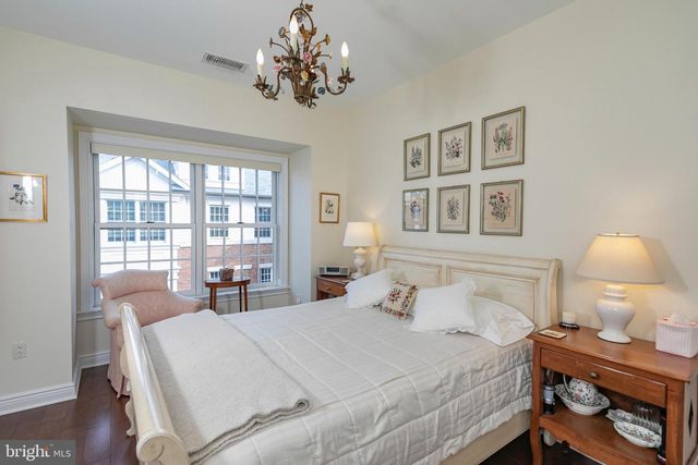 132 VICTORIA MEWS, Princeton, NJ 08542