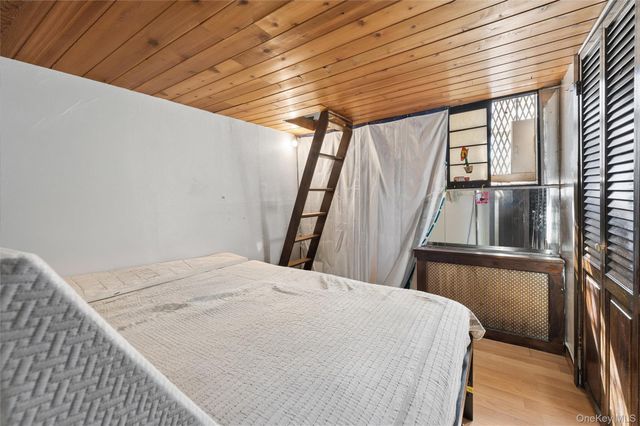 976 Sackett Avenue, Bronx, NY 10462