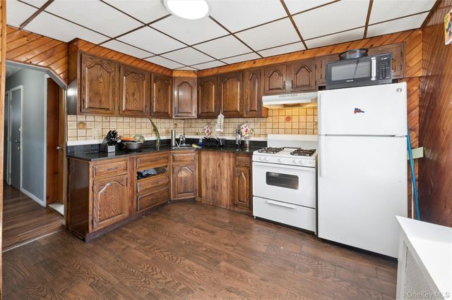 976 Sackett Avenue, Bronx, NY 10462