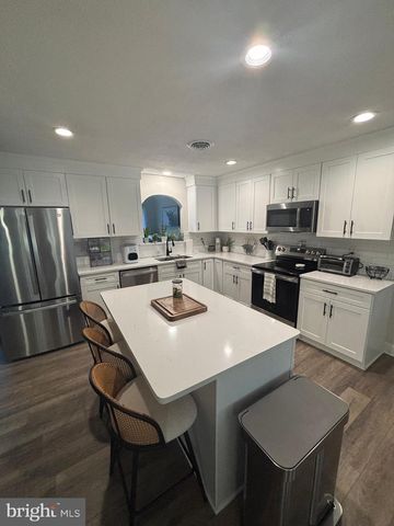 501 GOLDFINCH DR, Columbia, PA 17512