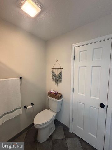 501 GOLDFINCH DR, Columbia, PA 17512