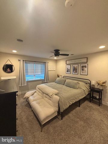 501 GOLDFINCH DR, Columbia, PA 17512