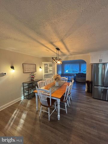 501 GOLDFINCH DR, Columbia, PA 17512