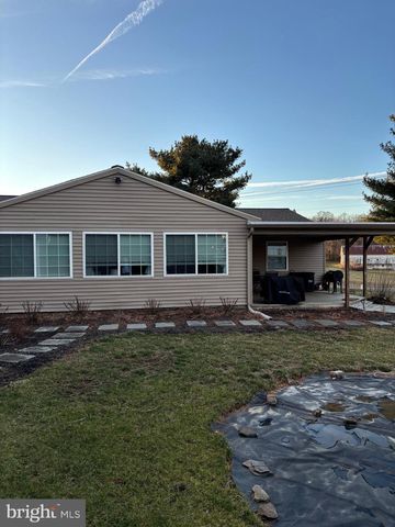 501 GOLDFINCH DR, Columbia, PA 17512