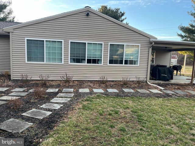 501 GOLDFINCH DR, Columbia, PA 17512