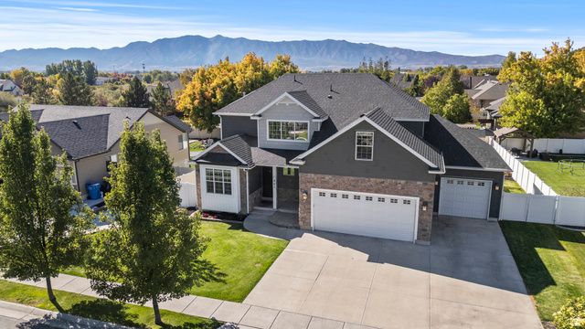 821 S 525 E, River Heights, UT 84321