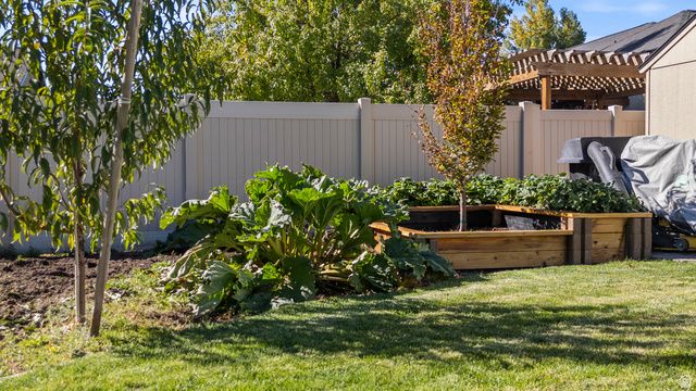 821 S 525 E, River Heights, UT 84321