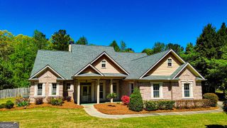 152 Rivers Edge Drive, Forsyth, GA 31029