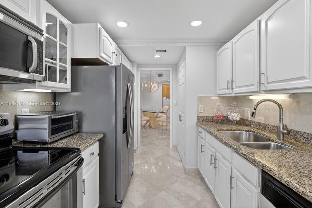 2800 Island Boulevard 301, Aventura, FL 33160